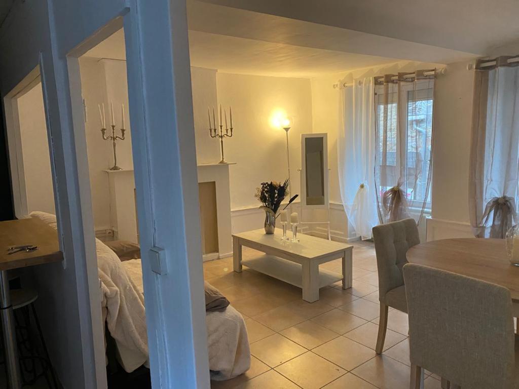 La Reine Apartment Avranches Bagian luar foto