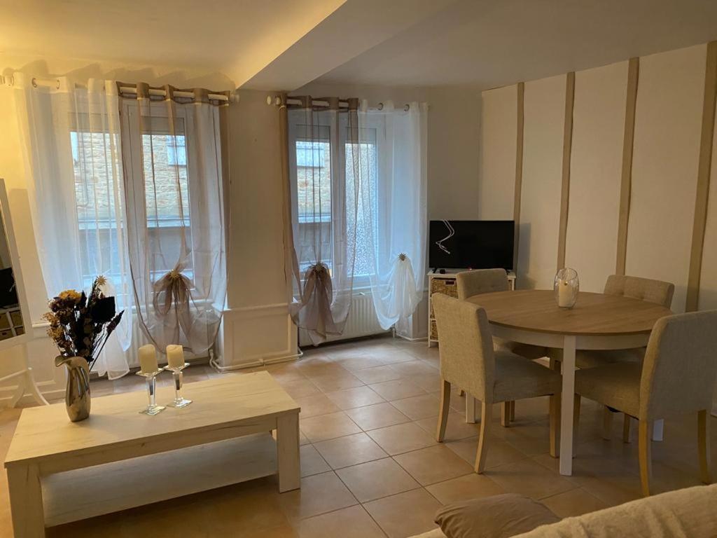 La Reine Apartment Avranches Bagian luar foto