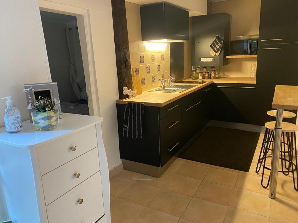 La Reine Apartment Avranches Bagian luar foto