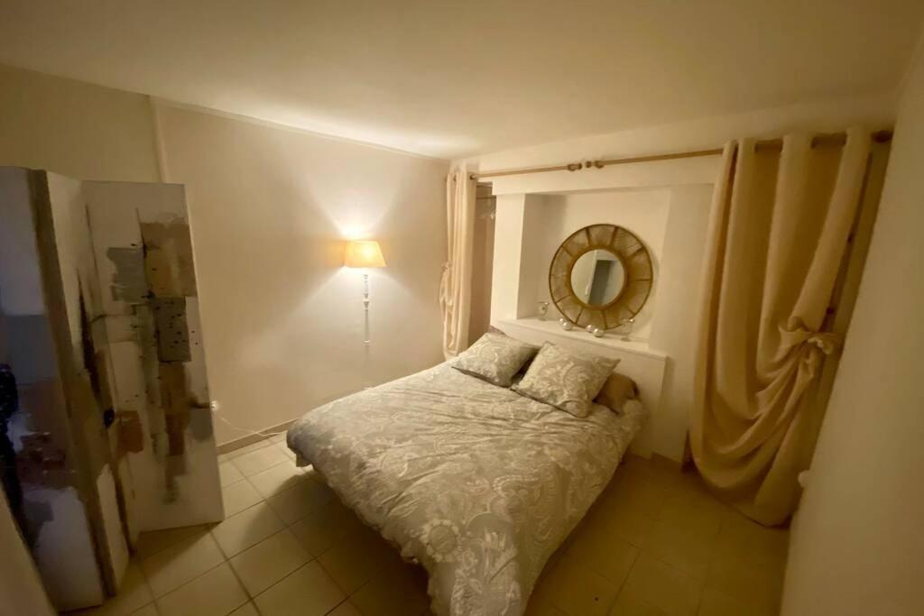 La Reine Apartment Avranches Bagian luar foto